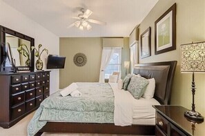 6 bedrooms, iron/ironing board, WiFi, bed sheets