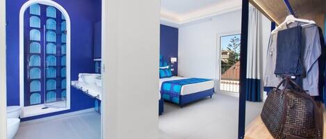 2 chambres, bureau, fer et planche à repasser, lit parapluie