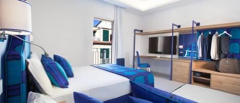 2 camere, una scrivania, ferro/asse da stiro, culla da viaggio