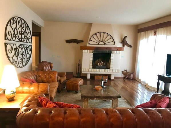 Unclassified image, 1 of 33, button - Country Home (Campos do Jordão)