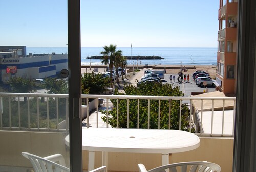 Appart 4 Personnes, vue Mer, 50 m de la Plage, 800 m du Port et Centre Ville