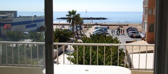 Appart 4 Personnes, vue Mer, 50 m de la Plage, 800 m du Port et Centre Ville