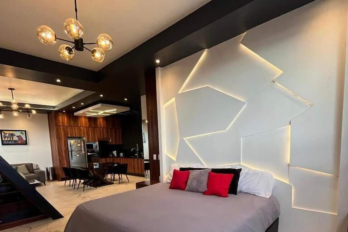 Suite Deluxe | 1 camera, ferro/asse da stiro, Wi-Fi gratuito, lenzuola