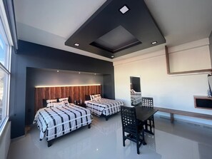 Basic Twin Room | Iron/ironing board, free WiFi, bed sheets - La Fundición Hotel (Tecamachalco)