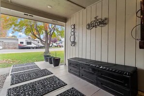 Property grounds - Bruneau Bungalow Side B (Kennewick)