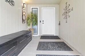 Interior - Bruneau Bungalow Side B (Kennewick)