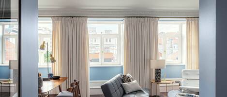 Lyxlägenhet - 2 sovrum (51) | Vardagsrum | 55-tums smart-tv med kabelkanaler