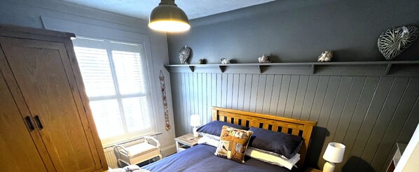 2 chambres, fer et planche à repasser, Wi-Fi gratuit, draps fournis