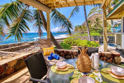 Lava Rock Sunset Beach House. Unique oceanfront & pool property. Amazing views! 