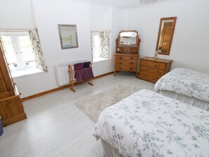 2 bedrooms, individually decorated, individually furnished, free WiFi - Corran Cottage (Carmarthen)