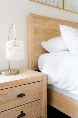 5 chambres, fer et planche à repasser, Wi-Fi, draps fournis