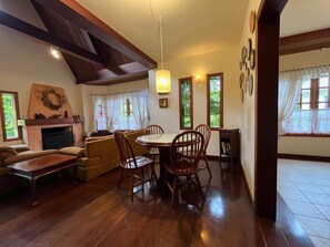Villa | Restaurantes