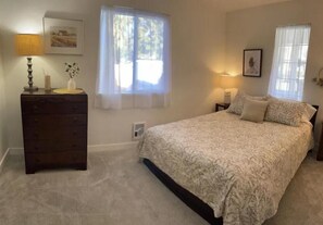 2 bedrooms, WiFi - The Bicycle House - Includes Free Bike Use (Snohomish)