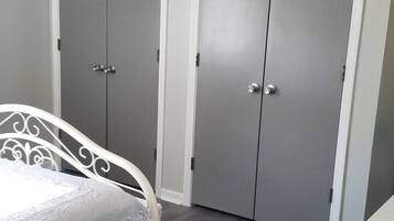 1 chambre, fer et planche Ă repasser, Wi-Fi, draps fournis