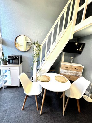 Split Level Double Studio | WiFi (無料)
