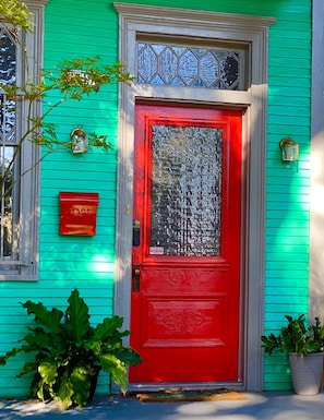 Exterior detail - Experience Charm & Beauty of Authenitc New Orleans 1 Br. Home with Patio Garden (New Orleans)