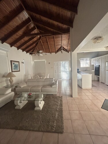 PÀRIS Waterfront Cottage