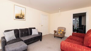 House | Living area - 8 Guests - 4 Bedrooms - Parking - Garden (Norwich)