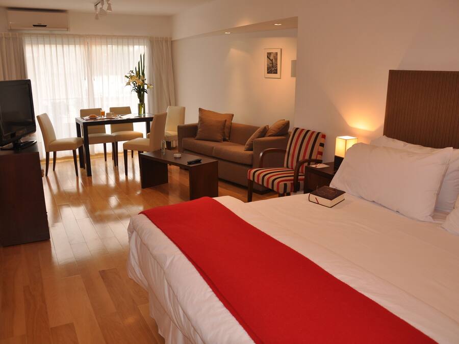 1 chambre, coffres-forts dans les chambres, fer et planche à repasser