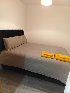 1 bedroom, iron/ironing board, free WiFi - Modern 1 Bedroom Apt 4 near City Centre (Belfast)
