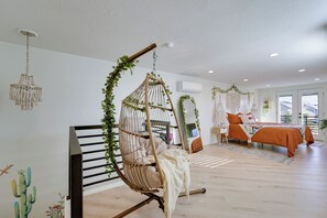 1 slaapkamer, een strijkplank/strijkijzer, wifi, beddengoed