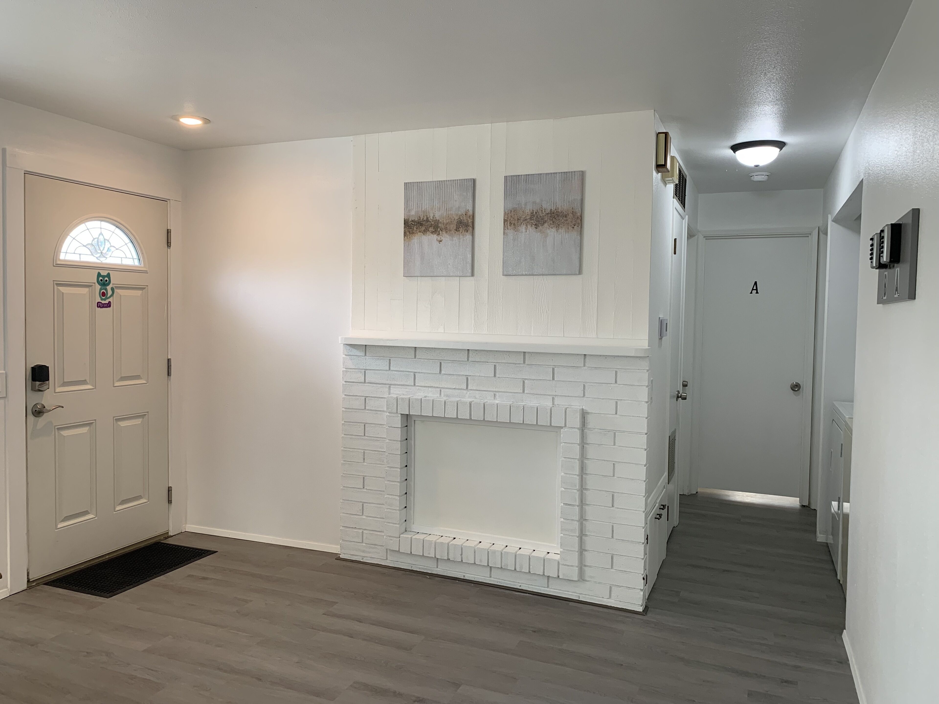 32-tommers LCD-tv med digitale kanaler, Netflix, betalingsfilm