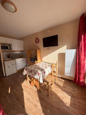 Interior - 2nd floor, balcony, tv, ski locker, 20m², Valloire (Valloire)