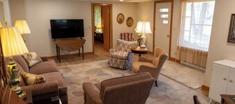 Charming Door County cottage steps from Lake Michigan Beach in Jacksonport WI