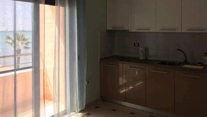 Panoramic Apartment | Private kitchen | Fridge, oven, cookware/dishes/utensils - Friendly Apartments 402 (Durrës)