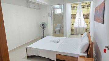 3 bedrooms, iron/ironing board, free WiFi, bed sheets
