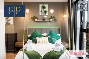 1 bedroom, iron/ironing board, WiFi (free), bed sheets