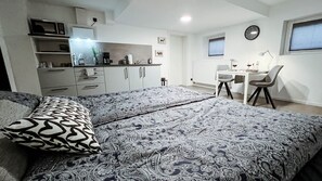 1 slaapkamer, een strijkplank/strijkijzer, reisbedje, wifi