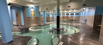 Solara Hotel room with Pool-Hot tub-Gym