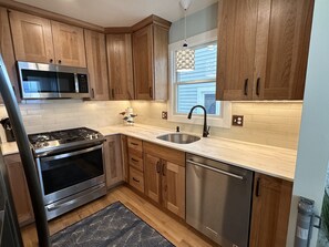 Fridge, microwave, oven, stovetop - Salty Dog: South End Sunsets - Dog Friendly 2 short blocks to 42nd Street beach (Ocean City)