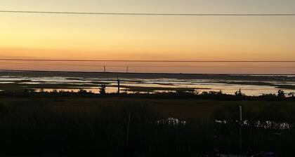 Salty Dog: South End Sunsets - Dog Friendly 2 short blocks to 42nd Street beach