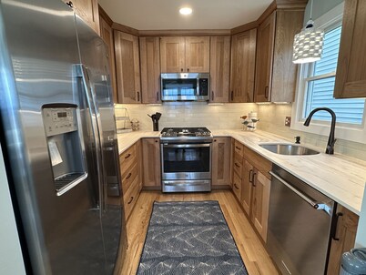 Salty Dog: South End Sunsets - Dog Friendly 2 short blocks to 42nd Street beach