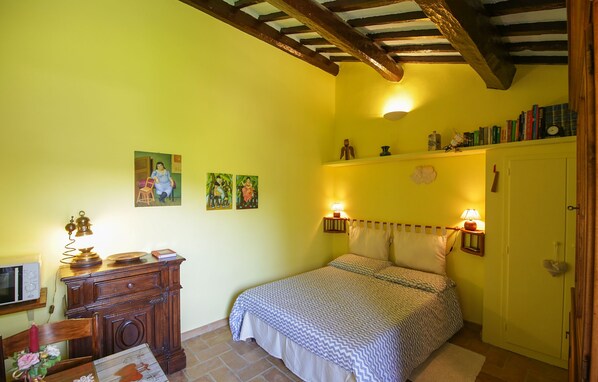 1 bedroom, WiFi, bed sheets