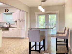 Fridge, microwave, oven, stovetop - 2 Bedroom Cozy House Near Barry University (Miami)