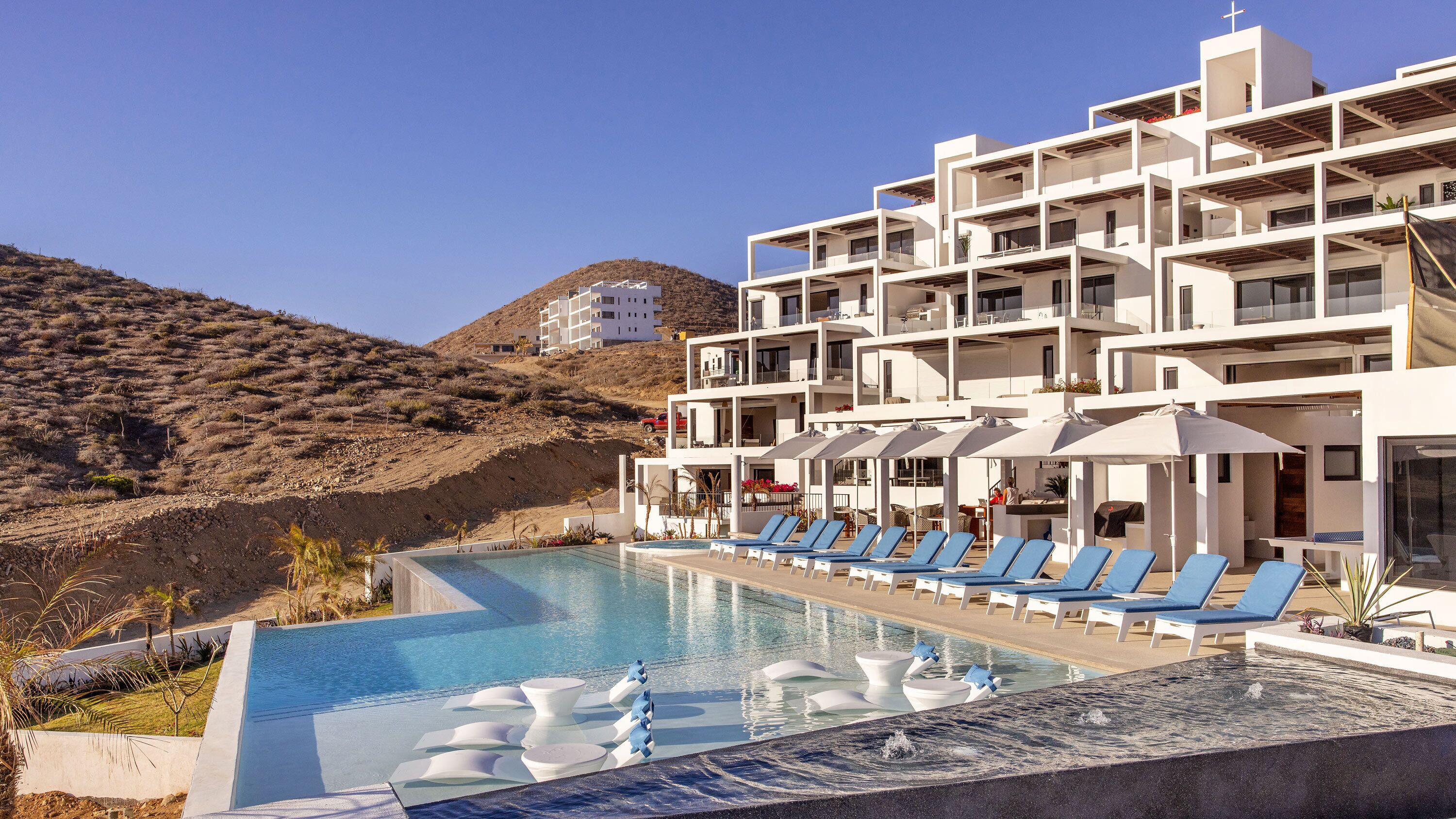 Vista frontal de la propiedad