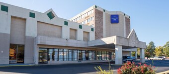 Dominion Inn & Suites 