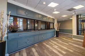 Reception - Dominion Inn & Suites  (Sandston)