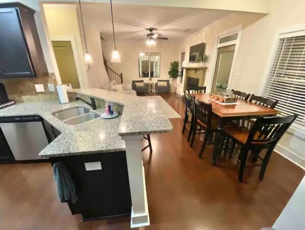 Interior - The Dawg House (Athens)