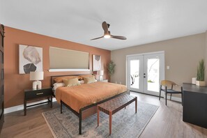 4 bedrooms, desk, iron/ironing board, travel cot