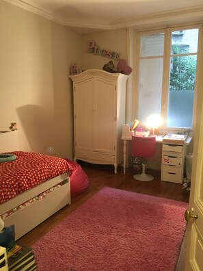 2 bedrooms, iron/ironing board, WiFi, bed sheets - Grand Appartement Haussmannien Proche de la Tour Eiffel et du Bois de Boulogne (Paris)