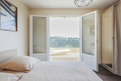 Villa Spacieuse Avec Piscine Proche de la Promenade Des Anglais