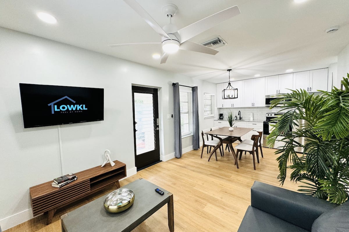 Apartamento | Área de estar | Smart TV 55 polegadas com canais digitais