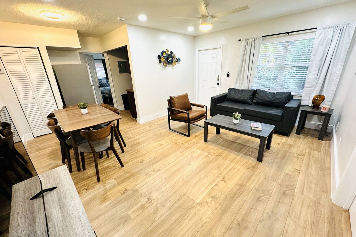 Apartamento | Área de estar | Smart TV 55 polegadas com canais digitais