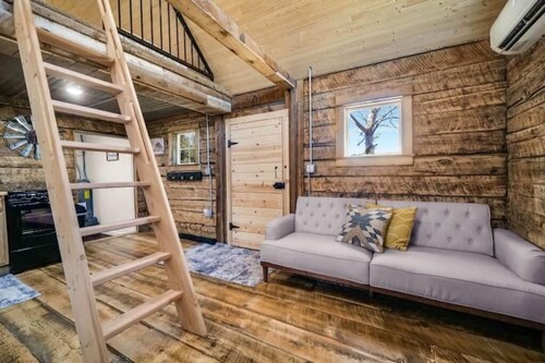 Cozy Farm Retreat - Getaway in the Heart of Nature