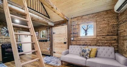 Cozy Farm Retreat - Getaway in the Heart of Nature