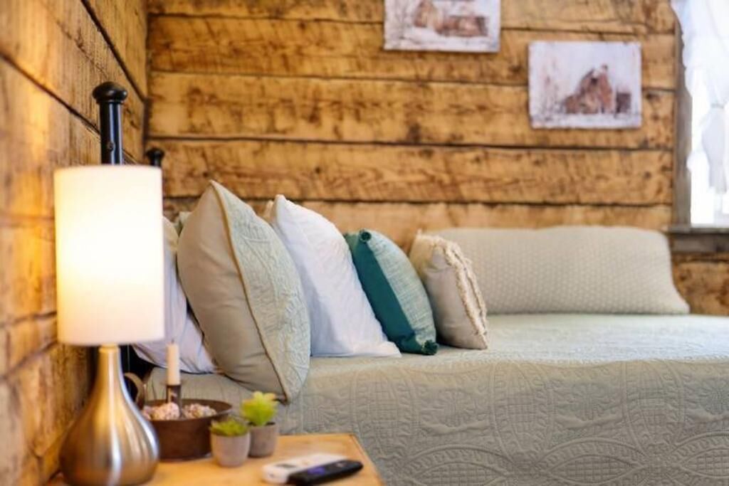 2 slaapkamers, reisbedje, wifi